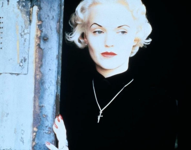 Танец с незнакомцем (1985) через торрент скачать Танец с незнакомцем (1985) фильм через торрент скачать