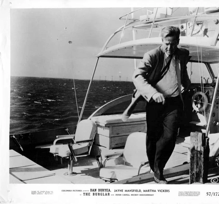 Взломщик (1957) через торрент скачать Взломщик (1957) фильм через торрент скачать