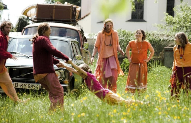 Оранжевое лето (2011) через торрент бесплатно Оранжевое лето (2011) фильм через торрент бесплатно