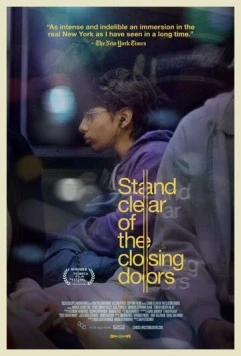 Осторожно, двери закрываются / Stand Clear of the Closing Doors (2013) фильм скачать через торрент в хорошем качестве