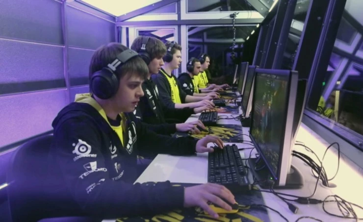 Обратная сторона экрана (2014) через торрент скачать Обратная сторона экрана (2014) фильм через торрент скачать