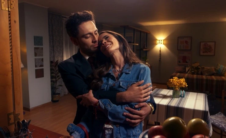 Алый красный (2024) через торрент скачать Алый красный (2024) сериал через торрент скачать