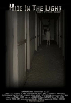 Прячься на свету / Hide in the Light (2018) фильм скачать через торрент в хорошем качестве